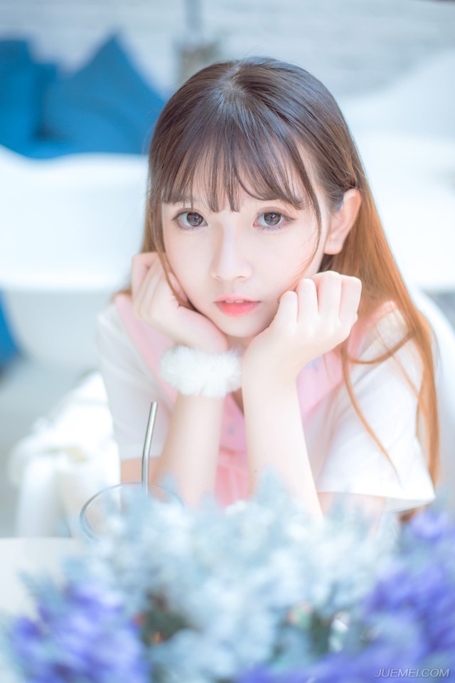 朋友不是先来的人或者认识最久的人，而是那个来了以后再也没有走的人。